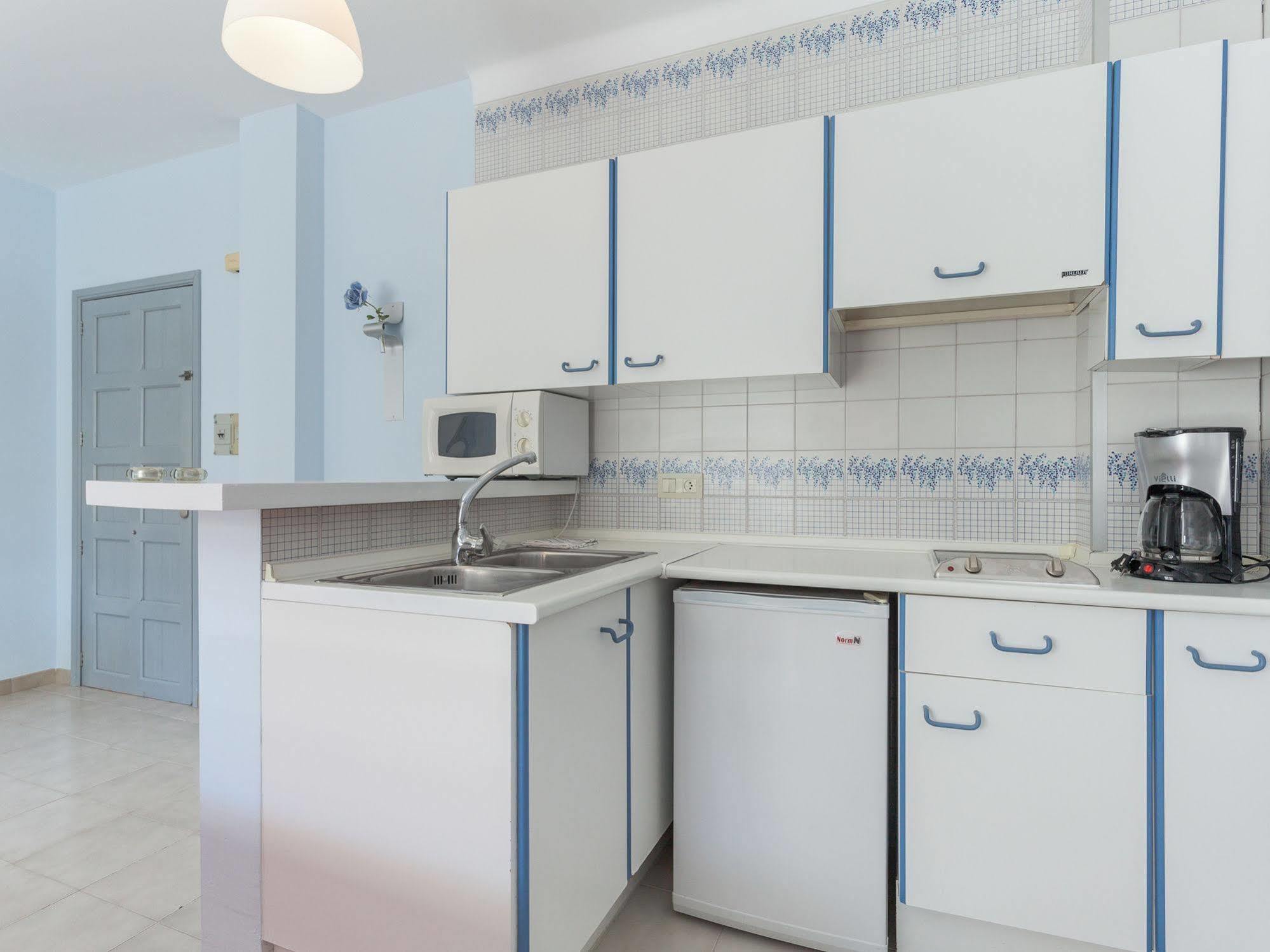 Apartamentos Lago Colonia de Sant Jordi Екстериор снимка