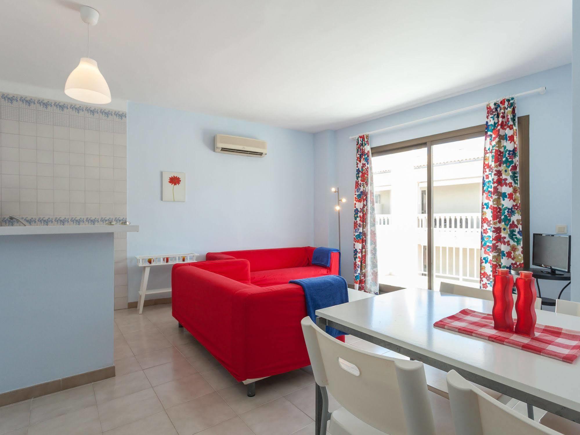 Apartamentos Lago Colonia de Sant Jordi Екстериор снимка